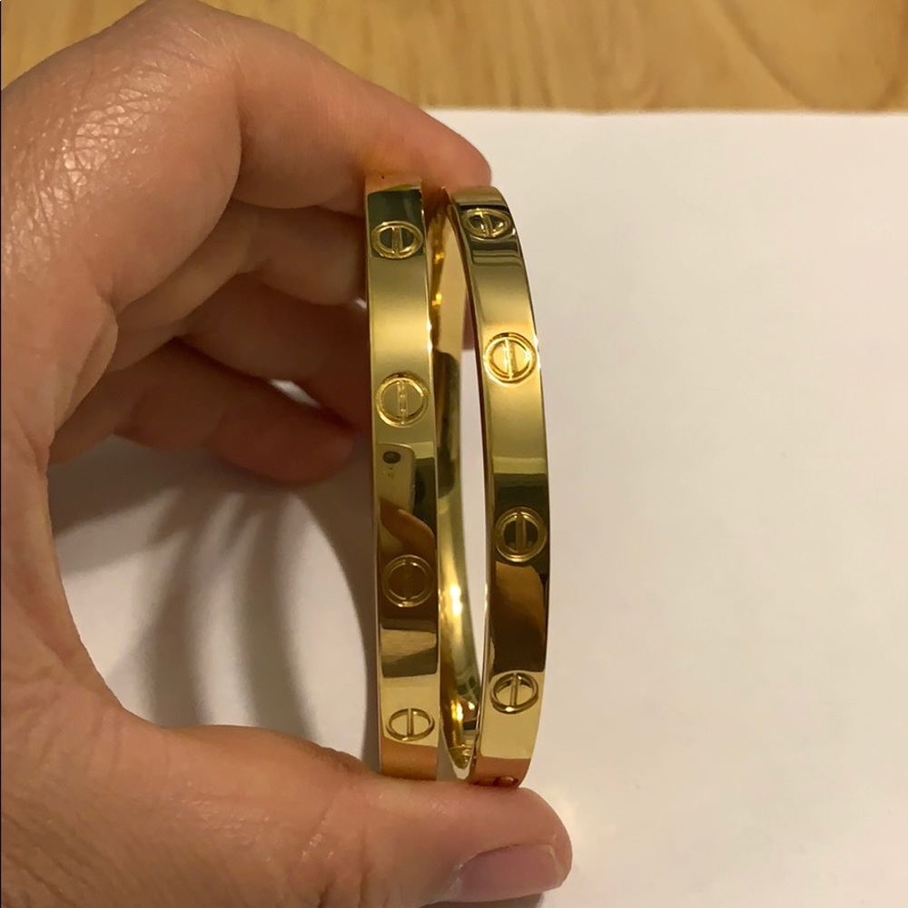 Bundle for two gold bracelets